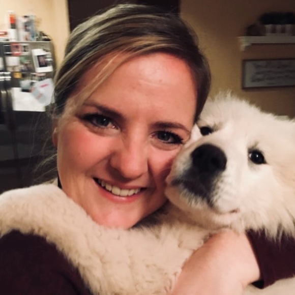 Profile Picture of Carli Stickels (@carlistickels) on Poshmark