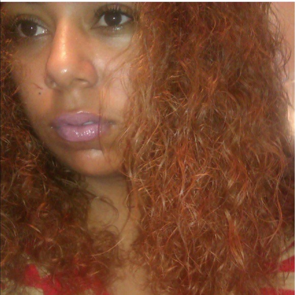 Profile Picture of Sylvania Rodriguez (@vaniamuseik) on Poshmark