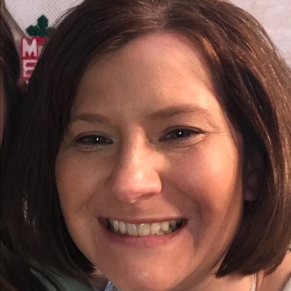 Profile Picture of Patty Dumont (@pdumont) on Poshmark