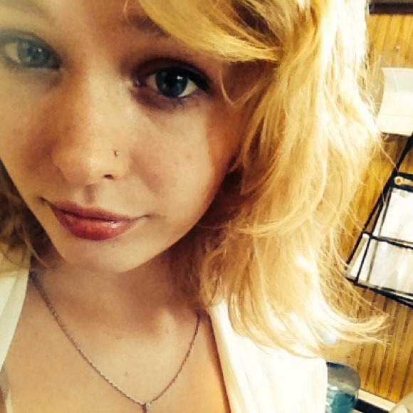 Profile Picture of Brianna Lucier (@blucier) on Poshmark