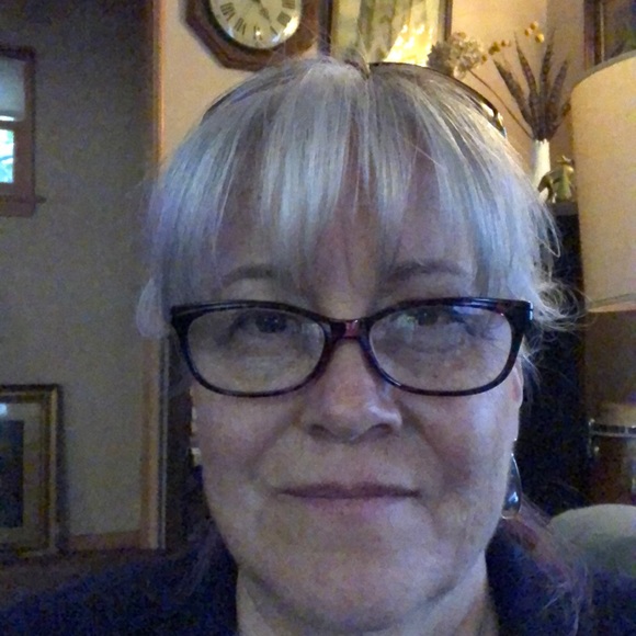 Profile Picture of Mandy Jacobson hicks inhc (@simplethreads4u) on Poshmark