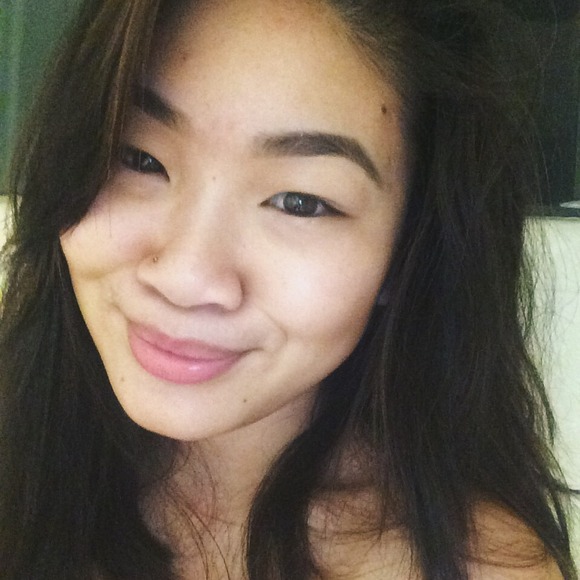 Profile Picture of Natalie Dang (@danggnatalie) on Poshmark