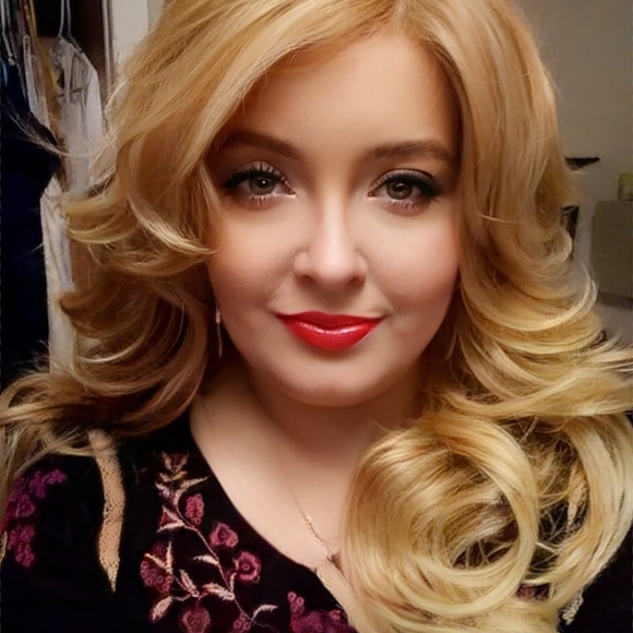 Profile Picture of Tania Silva (@taniasilva910) on Poshmark