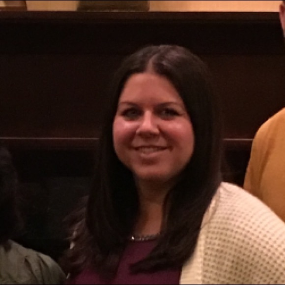 Profile Picture of Jen Seiler (@seilage21) on Poshmark