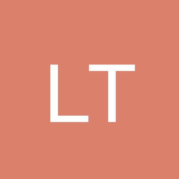 Profile Picture of Larkin Taffoni (@taffonile) on Poshmark