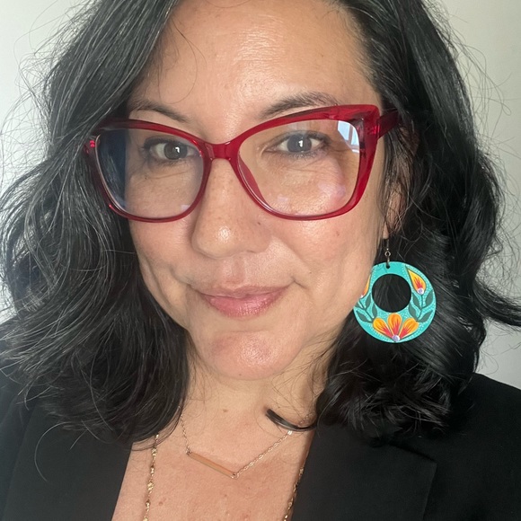 Profile Picture of Kim Moreno (@becomingsenora) on Poshmark