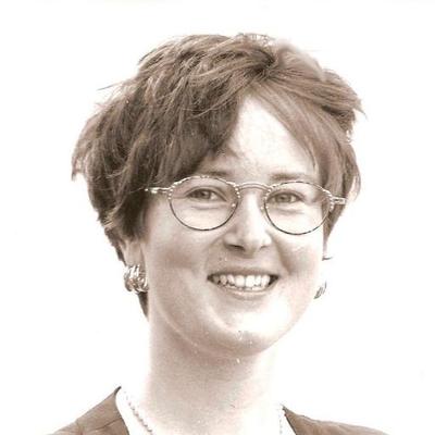 Profile Picture of Eva Schaeffer (@evatutorin) on Twitter