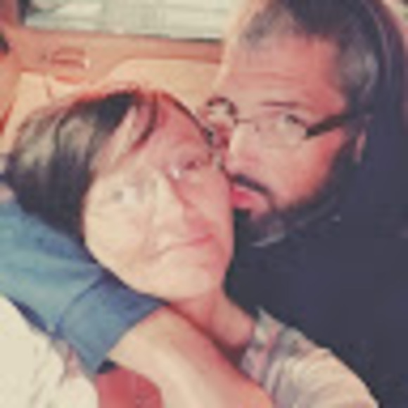 Profile Picture of James Garland (@jwgarland75) on Poshmark