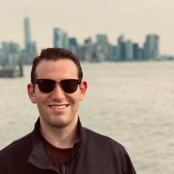 Profile Picture of Ari Reichstein (@arireichstein) on Poshmark