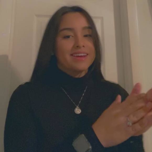 Profile Picture of Ivelisse Burgos (@ivelisseburg299) on Poshmark
