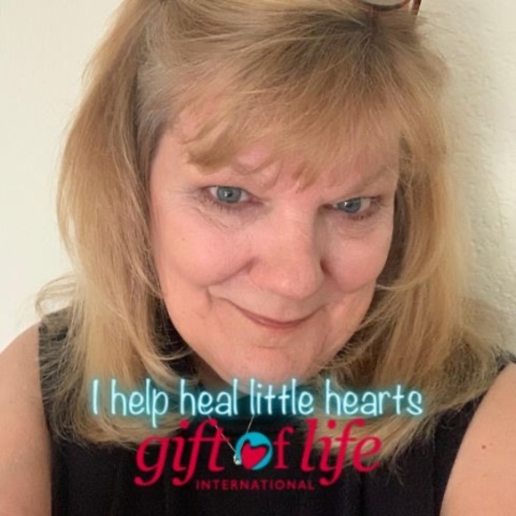 Profile Picture of Carole Gilligan (@carolefgilligan) on Poshmark