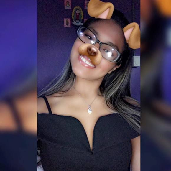 Profile Picture of Mitzi Jimenez (@jimenezmitzi50) on Poshmark