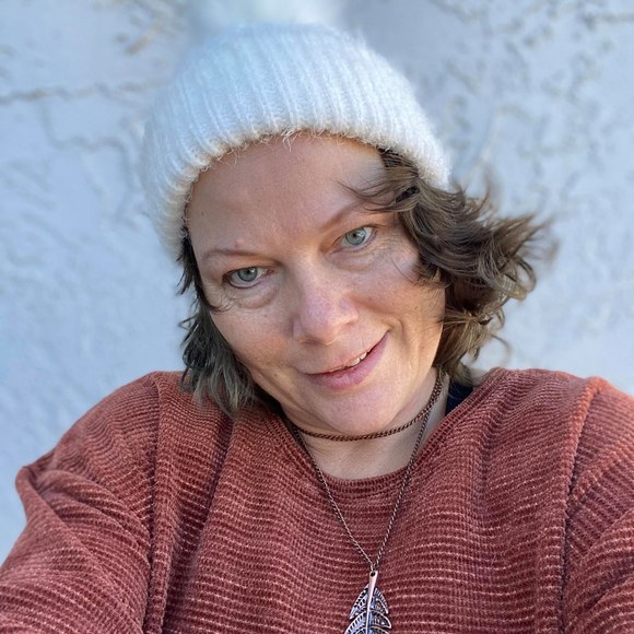 Profile Picture of Leeanne Tombaugh (@leeannyfanny) on Poshmark