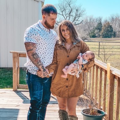 Profile Picture of Charles (@CharlyeMarcella) on Twitter