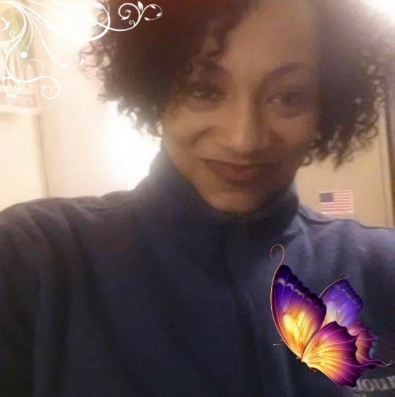 Profile Picture of Yolanda Wright (@wrightyolanda06) on Poshmark
