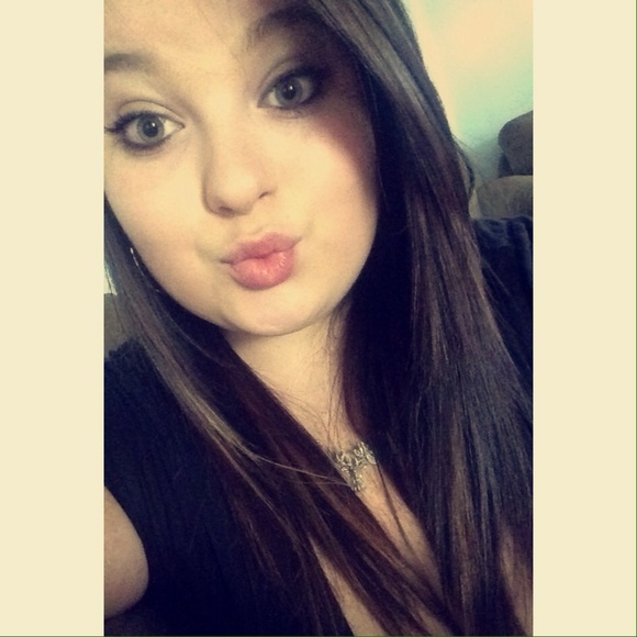 Profile Picture of Logan Marshall (@logannnn_x3) on Poshmark