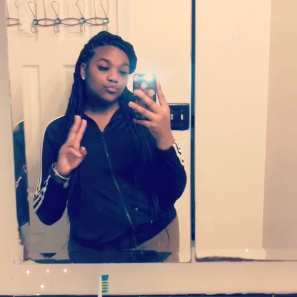 Profile Picture of Jade Baldwin (@baldwin_jade) on Poshmark