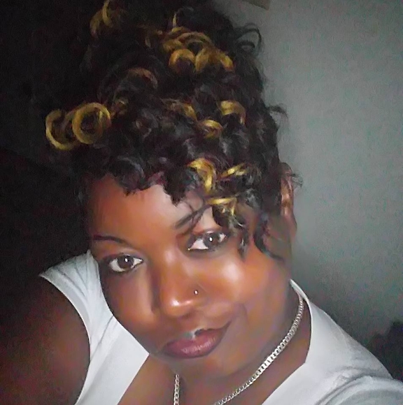 Profile Picture of Andrea Pringle (@1pringle) on Poshmark