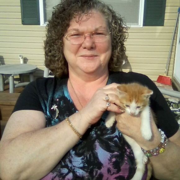 Profile Picture of Cherylann Kuhns (@bb2458) on Poshmark