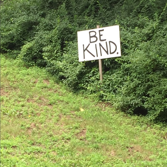 Profile Picture of Cindy Ciccia (@redskywear) on Poshmark