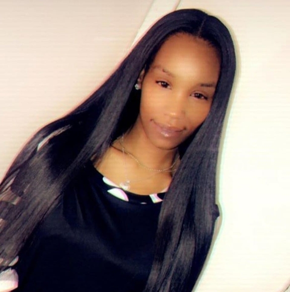 Profile Picture of Jazzy Jones (@earinejones) on Poshmark