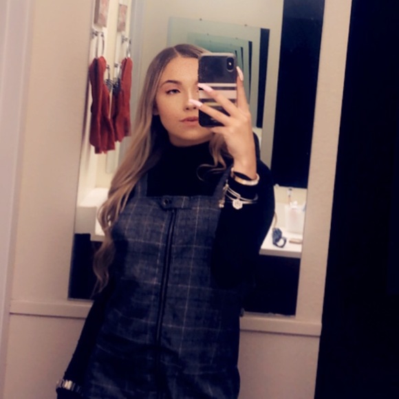 Alley Borjeson - Poshmark Profile Picture of Alley Borjeson (@alleyborjeson01) on Poshmark