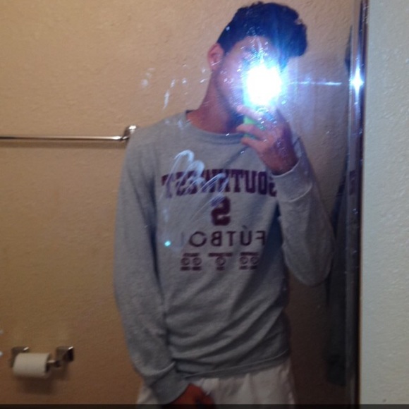 Profile Picture of Juan Ayala (@juanayal_) on Poshmark