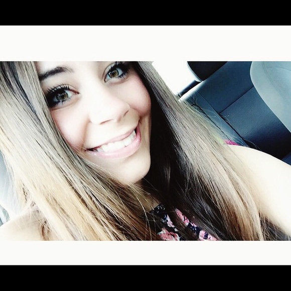 Profile Picture of Jaycee Volkmann (@jayceelayne06) on Poshmark