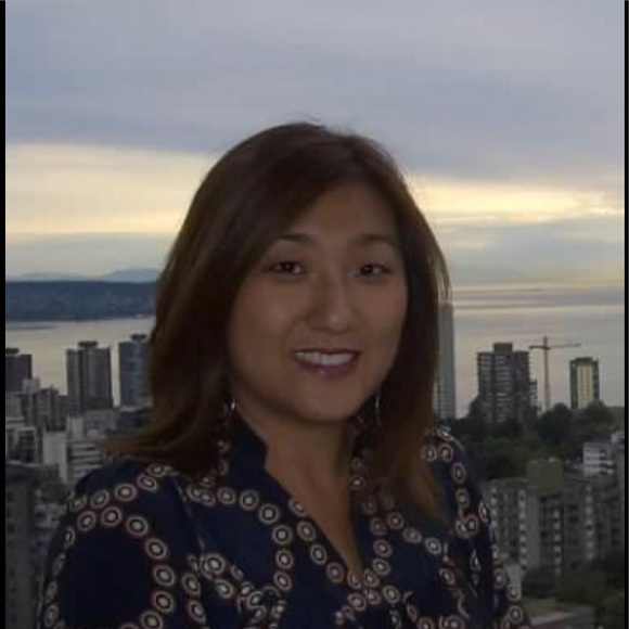 Profile Picture of Jeeyoung Kahng pinnella (@jeeyoungk) on Poshmark