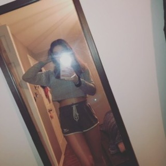 Profile Picture of Maya Bergeron (@maya_bergeron) on Poshmark