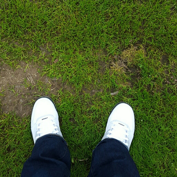 Profile Picture of Reyes Servin (@jrvmr) on Poshmark