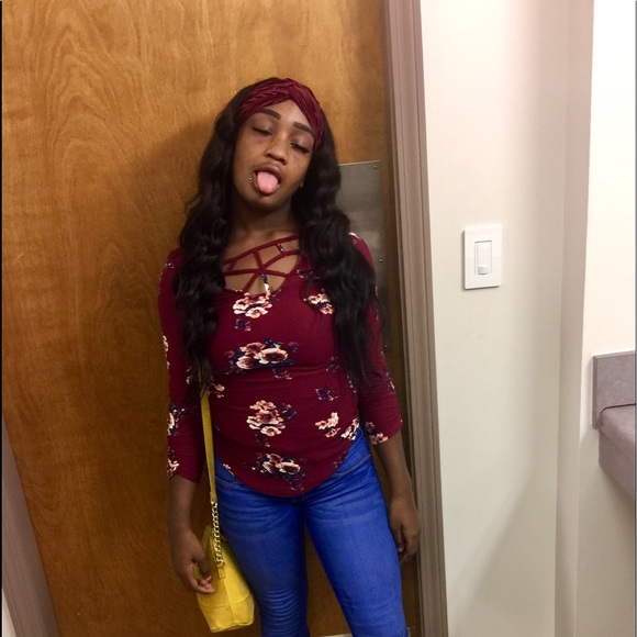 Profile Picture of Krystal Maxwell (@krystalmaxwell) on Poshmark