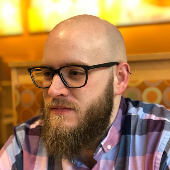 Profile Picture of Alex Barringer (@alexbarringer) on Poshmark