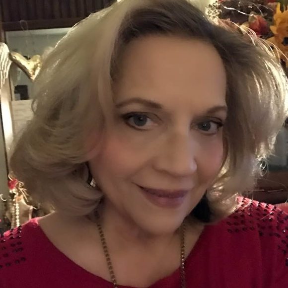 Profile Picture of Sally Muehlenkamp (@sbhucks) on Poshmark