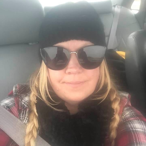 Profile Picture of Christine Hausmann (@chrissymoonpink) on Poshmark