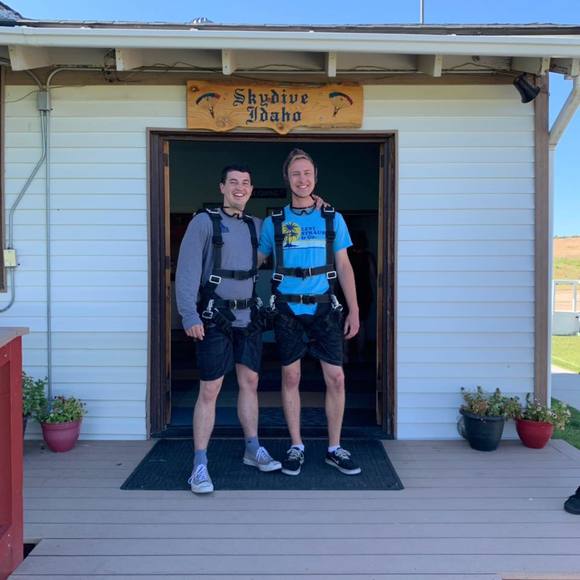 Profile Picture of Garrett Auby (@garrettauby) on Poshmark