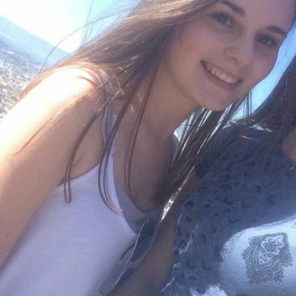 Profile Picture of Cassandra Vachon (@cassou3327) on Poshmark