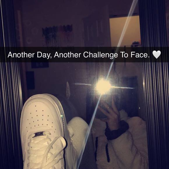 Profile Picture of Tayleahna Officer (@tayleahna) on Poshmark