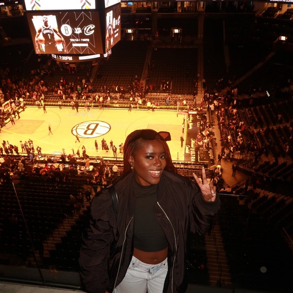 Profile Picture of Karla Kinkela (@karlakink) on Poshmark