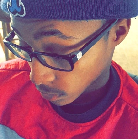 Profile Picture of Xavier Ross (@cuzzo25) on Poshmark