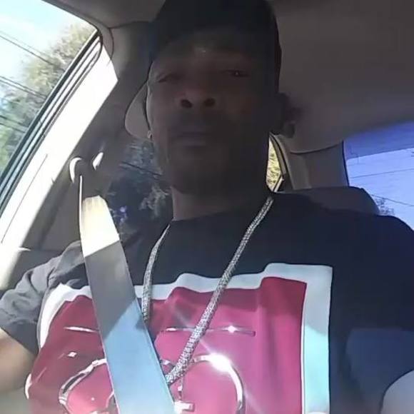 Profile Picture of Kevin Henry (@kev_1000) on Poshmark