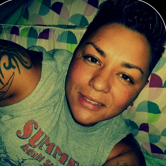 Profile Picture of Lett Arguijo (@arguijol) on Poshmark