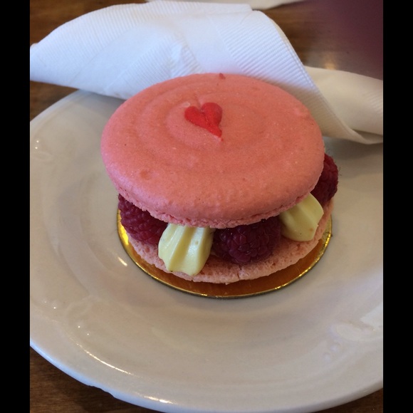 Profile Picture of Peyton Heath (@melizzazang) on Poshmark