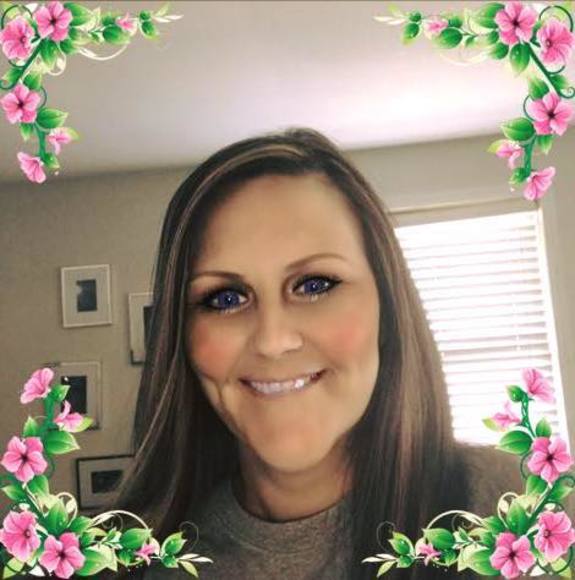 Profile Picture of Lisa Weidner (@lisaweidner75) on Poshmark