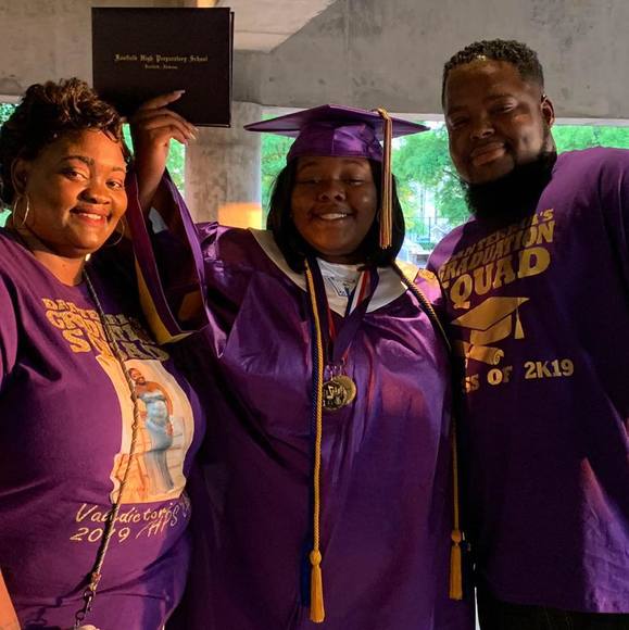 Profile Picture of Danterria Jaňaė (@danterriab) on Poshmark