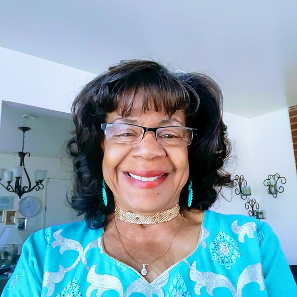 Profile Picture of Rosemary Borders (@kristopher71717) on Poshmark