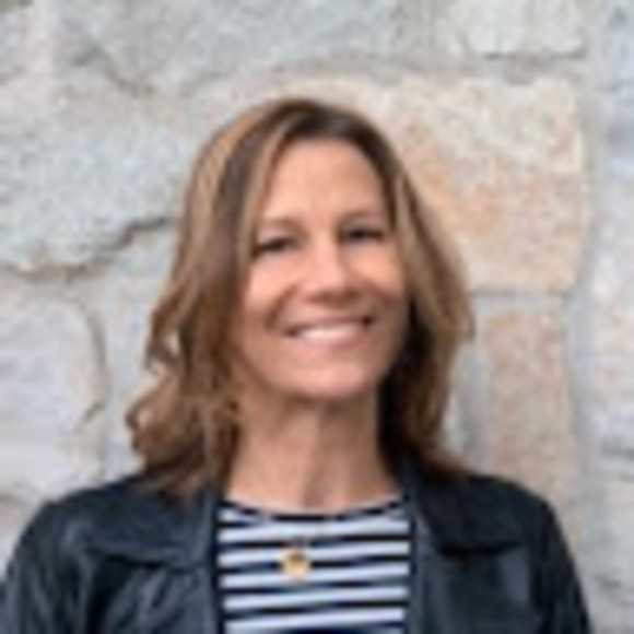 Profile Picture of Michelle Mollica (@michelleredux) on Poshmark