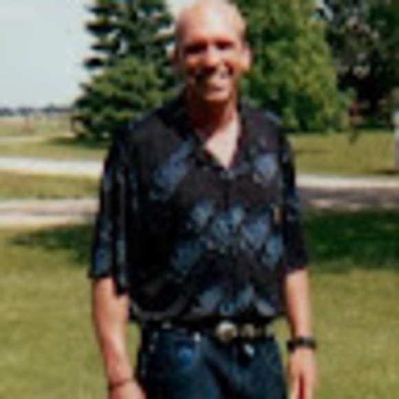 Profile Picture of Paul Sedore (@sedorep) on Poshmark
