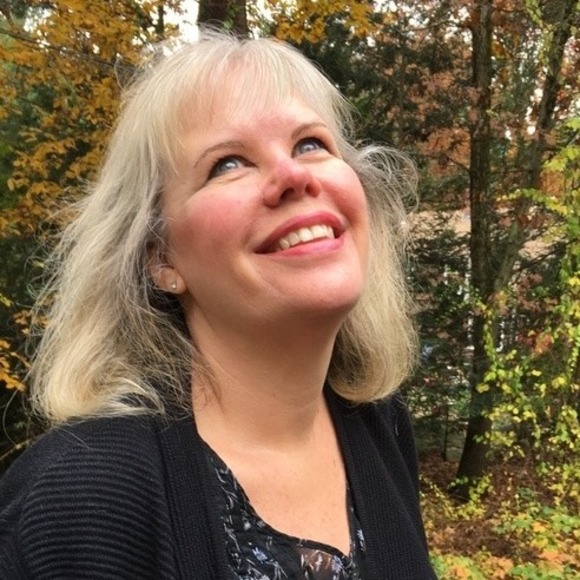 Janet Lorusso - Poshmark Profile Picture of Janet Lorusso (@jrlinteriors) on Poshmark