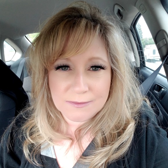 Profile Picture of Pamela Renfro (@psrenfro1) on Poshmark